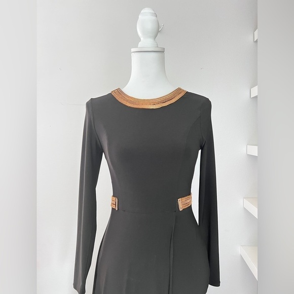 River Island Stunning Evening black gown with gold accents size 6 - Picture 3 of 16